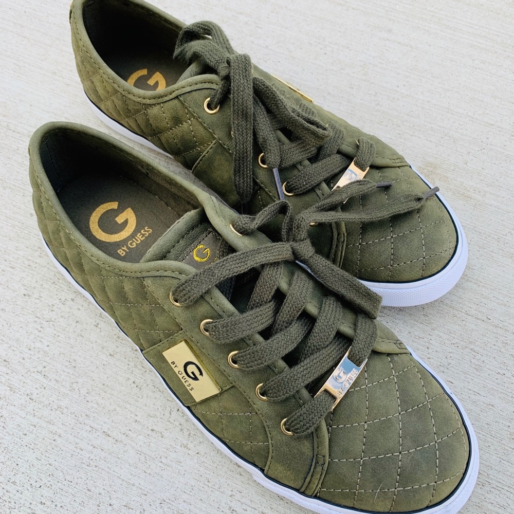 G by GUESS Quilted Sneaker Army Green Size 10M